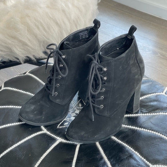SOLD - Genuine Leather Lace Up Aldo Booties - Picture 4 of 4